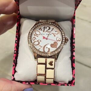 Betsey Johnson Watch & Maxell Battery firm